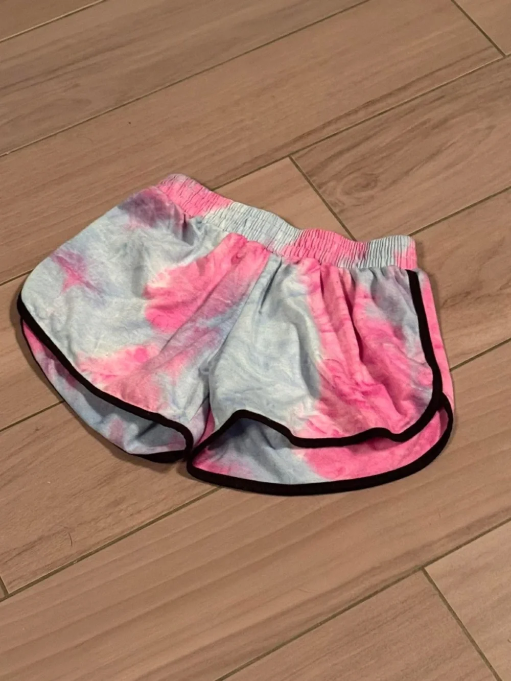 7pc bundle lot girls MEDIUM 1shorts 1robe 5 shirts no stains or wear